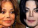 Слух первый   Майкл Джексон и его сестра Ла Тойа на самом деле - одно и то же лицо