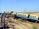Более 15 человек погибли и около 200 ранены в результате железнодорожной катастрофы в пакистанской провинции Синд
