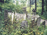 Строительство стадиона на еврейском кладбище в Гродно приостановлено