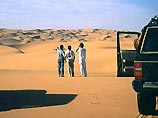 Все 14 европейских граждан, захваченных в заложники алжирскими бойцами в пустыне Сахара более пяти месяцев назад, освобождены в понедельник и в настоящий момент находятся в руках представителей властей Мали