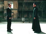Американская киноакадемия заставила кинопроизводителей фантастической трилогии братьев Вачовски "Матрица" мучиться, определяя, какой из фильмов будет участвовать в борьбе за "Оскар"