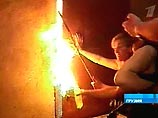 Беженцы из Абхазии освободили заложников и покинули захваченное здание Беженцы из Абхазии освободили заложников и покинули захваченное здание