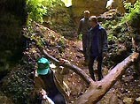 Спасатели высадились на месте катастрофы вертолета Ми-8 на Камчатке Спасатели высадились на месте катастрофы вертолета Ми-8 на Камчатке