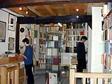 Во Франции на книжный рынок страны к наступающему осеннему сезону выходят 690 новых литературных и исторических романов и биографий известных людей