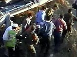 По меньшей мере 19 пассажиров автобуса погибли, 20 получили ранения в результате ДТП в местечке Тасово на севере Турции По меньшей мере 19 пассажиров автобуса погибли, 20 получили ранения в результате ДТП в местечке Тасово на севере Турции