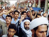 Тысячи шиитов вышли на улицы Неджефа, протестуя против покушения на жизнь одного из лидеров Высшего совета исламской революции Ирака Мухаммеда Саида аль-Хакима.