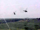 При заходе на посадку во вторник в 06:52 по московскому времени на аэродроме Черниговка в 80 км от Уссурийска над взлетно-посадочной полосой столкнулись два военных вертолета Ми-24