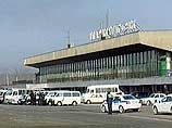 В аэропорту Иркутска в среду пассажирский самолет Ту-154 авиакомпании "Сибирь", выруливая перед вылетом на взлетную полосу, выехал за ее пределы. Пострадавших нет