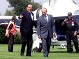 Первая рабочая встреча Владимира Путина и Сильвио Берлускони в рамках визита главы российского государства в Италию продолжалась почти три часа
