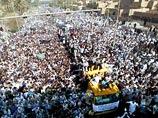 Десятки тысяч людей приняли участие в похоронах лидера иракских шиитов аятоллы Мохаммеда Бакра аль-Хакима