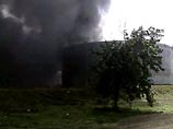Берег Волги в районе пожара на танкере "Виктория" сильно загрязнен нефтью Берег Волги в районе пожара на танкере "Виктория" сильно загрязнен нефтью