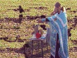 Представитель областной администрации скептически относится к действенности молебнов о благоприятной погоде, которые служат в храмах местной епархии Представитель областной администрации скептически относится к действенности молебнов о благоприятной погоде, которые служат в храмах местной епархии