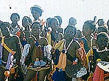 50 000 голых девственниц три часа танцевали перед королем Свазиленда
