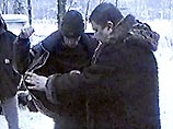 Горбатов и Сенкевич стояли во главе крупной преступной группы, снабжавшей оружием бандитов всей Центральной России. Горбатов и Сенкевич стояли во главе крупной преступной группы, снабжавшей оружием бандитов всей Центральной России.