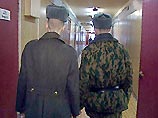 19-летний рядовой-срочник намеревался добраться до дома, чтобы рассчитаться с отчимом, который регулярно избивал мать 19-летний рядовой-срочник намеревался добраться до дома, чтобы рассчитаться с отчимом, который регулярно избивал мать
