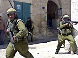 Три активиста Исламского движения сопротивления "Хамас" и палестинский подросток были убиты сегодня в результате операции израильской армии в городе Хеврон на Западном берегу Иордана