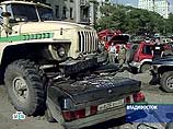 Во Владивостоке инкассаторский "Урал" задавил 2 человек и протаранил 12 машин (ФОТО) Во Владивостоке инкассаторский "Урал" задавил 2 человек и протаранил 12 машин (ФОТО)