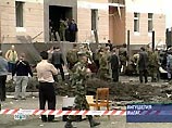 Количество убитых и раненых уточняется. В трехэтажном здании новой постройки могло находиться около сотни человек Количество убитых и раненых уточняется. В трехэтажном здании новой постройки могло находиться около сотни человек