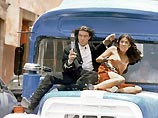 Криминальный боевик "Однажды в Мексике" (Once Upon a Time in Mexico) блестяще начал свою прокатную жизнь в США, заняв первое место в рейтинге кассовых сборов в сезон на переломе лета, в котором традиционно наблюдается спад в киноиндустрии Криминальный боевик "Однажды в Мексике" (Once Upon a Time in Mexico) блестяще начал свою прокатную жизнь в США, заняв первое место в рейтинге кассовых сборов в сезон на переломе лета, в котором традиционно наблюдается спад в киноиндустрии