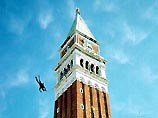 Разочаровавшийся в искусстве артист бросился с 80-метровой колокольни в Венеции