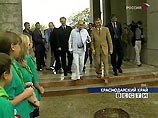 Это - "Орленок" и "Океан" на Дальнем Востоке. И на основе этого комплекса надо составить генеральный план реконструкции и развития "Орленка" и "Океана", - сказал президент России Это - "Орленок" и "Океан" на Дальнем Востоке. И на основе этого комплекса надо составить генеральный план реконструкции и развития "Орленка" и "Океана", - сказал президент России
