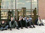 Национал-большевикам, захватившим вагон поезда "Москва-Калининград", грозит до 2 лет тюрьмы Национал-большевикам, захватившим вагон поезда "Москва-Калининград", грозит до 2 лет тюрьмы