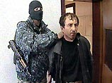 Затем, по его словам, он перешел в так называемый Шатойский полк, который базировался в горах и не участвовал в военных действиях. Свой автомат, как говорит Темирбулатов, он отдал командиру и жил дома Затем, по его словам, он перешел в так называемый Шатойский полк, который базировался в горах и не участвовал в военных действиях. Свой автомат, как говорит Темирбулатов, он отдал командиру и жил дома