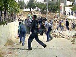 Семеро палестинцев получили сегодня ранения в столкновениях с израильскими солдатами на Западном берегу реки Иордан