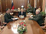 Сегодня вечером российский президент Владимир Путин встретился в Кремле со своим полномочным представителем в Южном округе генералом Виктором Казанцевым и президентом Ингушетии Русланом Аушевым Сегодня вечером российский президент Владимир Путин встретился в Кремле со своим полномочным представителем в Южном округе генералом Виктором Казанцевым и президентом Ингушетии Русланом Аушевым