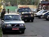 На территорию "закрытого" НИИ в Москве, пробив ворота, въехал американец на машине На территорию "закрытого" НИИ в Москве, пробив ворота, въехал американец на машине