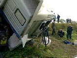 Под Петербургом микроавтобус врезался в "КамАЗ": погибли 8 человек (ФОТО)