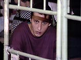 В нескольких ее палатах врачам порой приходилось размещать до 500 человек. В таких условиях борьба с туберкулезом теряла какой-либо смысл В нескольких ее палатах врачам порой приходилось размещать до 500 человек. В таких условиях борьба с туберкулезом теряла какой-либо смысл