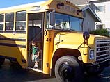 В 2004 году должна вступить в действие программа 'Школьный автобус', разработанная Министерством образования РФ