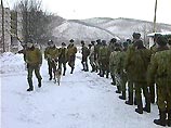 Ими оказались школьники - искатели приключений из Владикавказа. Поимку нарушителей вела тревожная группа под командованием начальника заставы капитана Башмакова Ими оказались школьники - искатели приключений из Владикавказа. Поимку нарушителей вела тревожная группа под командованием начальника заставы капитана Башмакова