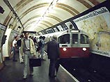 Как сообщает газета Daily Express, стажер, управлявший одним из поездов, потерял сознание после рассказов своего более опытных коллег о васектомии - мужском оскоплении Как сообщает газета Daily Express, стажер, управлявший одним из поездов, потерял сознание после рассказов своего более опытных коллег о васектомии - мужском оскоплении