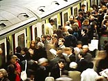 Он неоднократно просил старших прекратить рассказ об экстремальном обрезании, которому якобы подвергся их общий приятель, а в конце концов, расчувствовавшись, упал в обморок Он неоднократно просил старших прекратить рассказ об экстремальном обрезании, которому якобы подвергся их общий приятель, а в конце концов, расчувствовавшись, упал в обморок