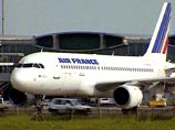 Два крупнейших авиаперевозчика Европы - французская Air France и голландская KLM - достигли принципиального соглашения о слиянии в холдинг