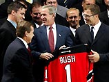 Джордж Буш-младший заменил Билла Клинтона в составе "Нью-Джерси"