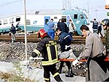 На месте происшествия находятся более 130 машин "скорой помощи", полиция, карабинеры и пожарные На месте происшествия находятся более 130 машин "скорой помощи", полиция, карабинеры и пожарные