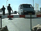 Израильская армия ввела в субботу режим полной блокады палестинских территорий накануне отмечаемого с вечера воскресенья до заката солнца в понедельник праздника Йом- Кипур (Судный день) Израильская армия ввела в субботу режим полной блокады палестинских территорий накануне отмечаемого с вечера воскресенья до заката солнца в понедельник праздника Йом- Кипур (Судный день)