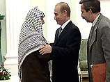 Глава Палестинской национальной администрации Ясир Арафат, прибывший накануне в Москву, сегодня в полдень был принят президентом России Владимиром Путиным Глава Палестинской национальной администрации Ясир Арафат, прибывший накануне в Москву, сегодня в полдень был принят президентом России Владимиром Путиным