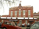 Конфликт на московском ликероводочном заводе "Кристалл" начался в мае прошлого года и, похоже, до сих пор не закончился. Конфликт на московском ликероводочном заводе "Кристалл" начался в мае прошлого года и, похоже, до сих пор не закончился.