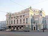 Мариинский театр открывает в пятницу свой 221-й сезон. По сообщению пресс-службы Мариинки, в этот вечер на сцене всемирно знаменитого театра прозвучит опера Чайковского "Мазепа".