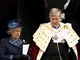 В службе принимают участие высокопоставленные руководители страны, члены британской королевской семьи: королева Елизавета II с мужем герцогом Эдинбургским, принц Уэльский Чарльз, герцог Йоркский Эндрю, граф и графиня Уэссекские Эдвард и Софи, принцесса Ан