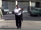 Кортеж из пяти машин, в одной из которых находились Ибрагим аль-Улюм и "человек номер 2" в Иракском национальном конгрессе Набиль аль-Мусауи, был обстрелян в багдадском районе Аль-Мансур из проезжавшего мимо автомобиля Кортеж из пяти машин, в одной из которых находились Ибрагим аль-Улюм и "человек номер 2" в Иракском национальном конгрессе Набиль аль-Мусауи, был обстрелян в багдадском районе Аль-Мансур из проезжавшего мимо автомобиля