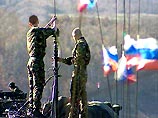 По его словам, прокурорский надзор за российским воинским контингентом в Югославии осуществляют в настоящее время 2 российские военные прокуратуры - в Косово и Боснии