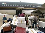 Первая группа граждан США прибыла в Багдад на самолете с гуманитарным грузом