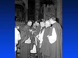 Итальянский фотограф и репортер Серджо Честа извлек на свет подборку сделанных им много лет назад фотографий, на которых запечатлен нынешний Папа, звавшийся тогда кардиналом Каролем Войтылой
