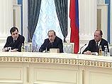 Президент Владимир Путин подверг критике действия некоторых силовых структур, в частности, Генеральной прокуратуры, которая недавно провела ряд операций в редакциях телеканалов ОРТ и НТВ Президент Владимир Путин подверг критике действия некоторых силовых структур, в частности, Генеральной прокуратуры, которая недавно провела ряд операций в редакциях телеканалов ОРТ и НТВ