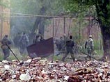 По предварительным данным, был взорван радиоуправляемый фугас на основе 122 мм снаряда По предварительным данным, был взорван радиоуправляемый фугас на основе 122 мм снаряда